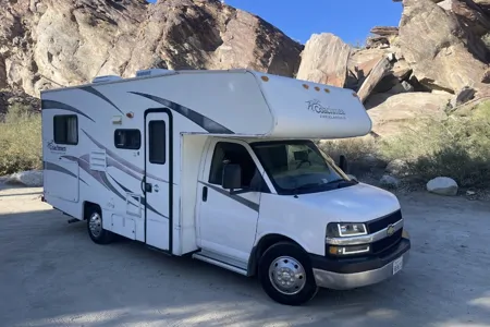 50 K Miles. Cozy Affordable RV (Discounts offered for 5/7/14/28+ day trips)