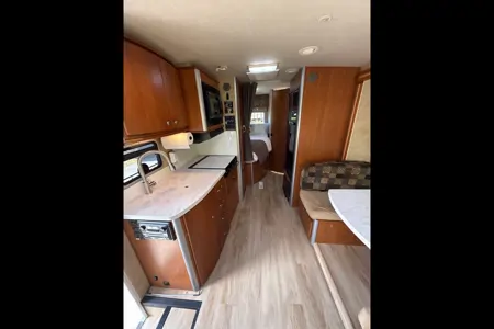 Newly Renovated Winnebago Itasca Class C