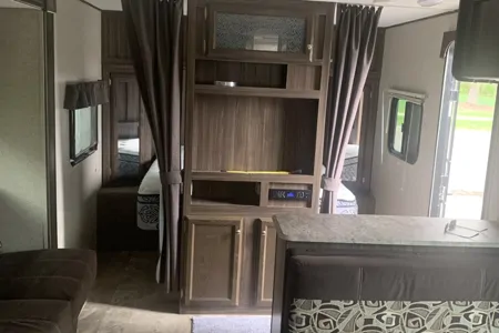 Roger's Coachmen Apex Ultra Lite Travel Trailer