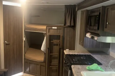 Roger's Coachmen Apex Ultra Lite Travel Trailer