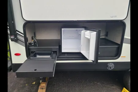 Steph's Double Bunk House with Murphy Bed