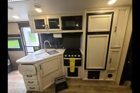 Steph's Double Bunk House with Murphy Bed