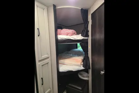 Steph's Double Bunk House with Murphy Bed