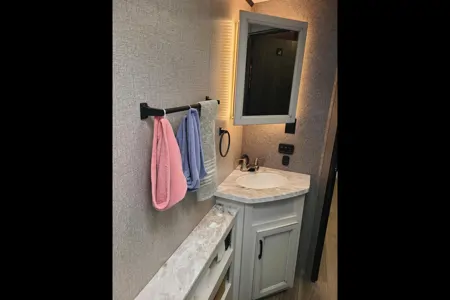 Steph's Double Bunk House with Murphy Bed