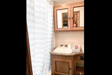 Beautiful 2016 Shadow Cruiser Travel Trailer