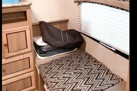 Beautiful 2016 Shadow Cruiser Travel Trailer
