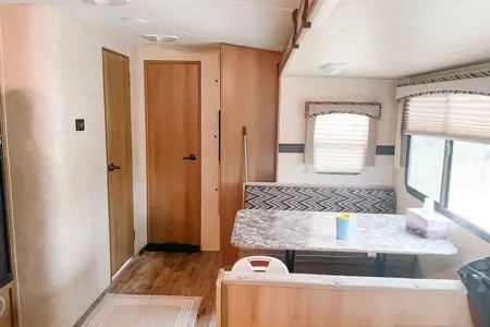 Beautiful 2016 Shadow Cruiser Travel Trailer