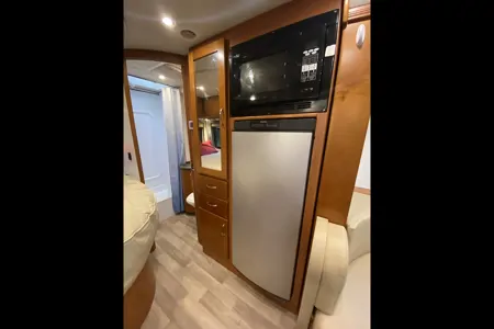 Meet "Grace" Leisure Travel Van Unity CB Class B