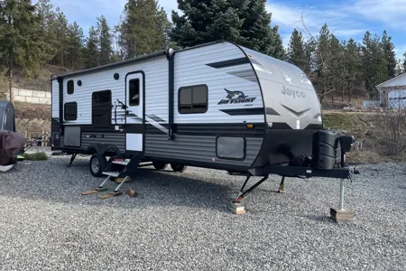 Lucas's Jayco Jay flight 264BHW Travel Trailer