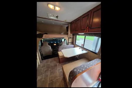 Mount Harmony Forest River Sunseeker Class C