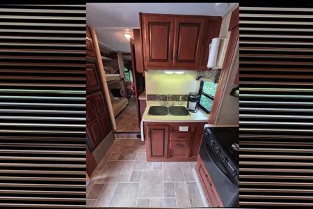 Mount Harmony Forest River Sunseeker Class C