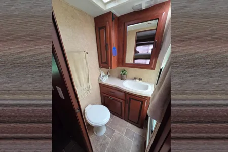 Mount Harmony Forest River Sunseeker Class C