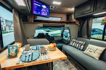 Thor Four Winds 28A (Solar & Renovated + Starlink)