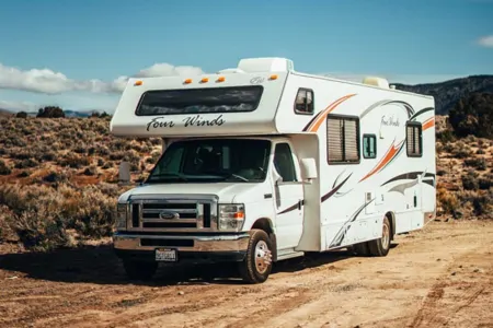 Thor Four Winds 28A (Solar & Renovated + Starlink)