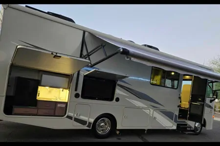 Winnebago Sunstar Class A