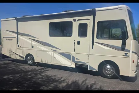 Winnebago Sunstar Class A
