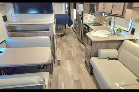 Winnebago Sunstar Class A