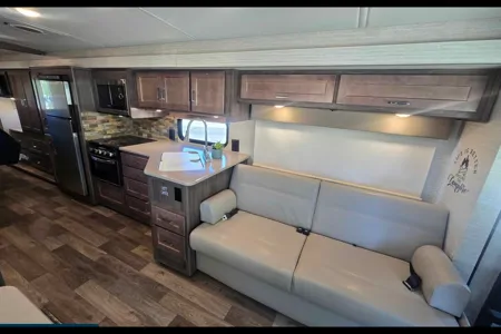 Winnebago Sunstar Class A