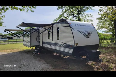 ISLAND SINK, DUEL RECLINERS