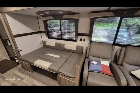 ISLAND SINK, DUEL RECLINERS