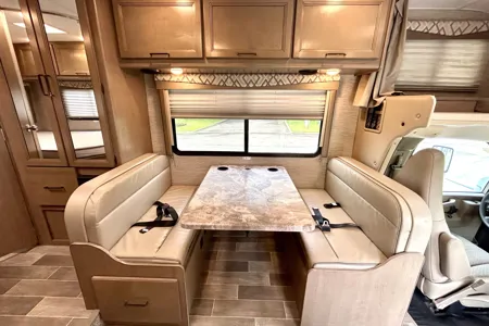 Modern Thor Motor Coach Quantum SE - Easy to Drive • Sleeps 6 • Fully Equipped