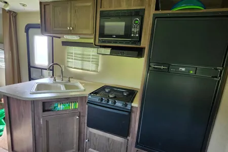 Krista's Family Trailer -Coleman 295QBS