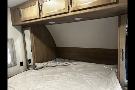 Stephane Forest River Wolf Pack Roulotte