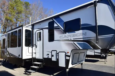 Family Luxury - Keystone Carbon 358 2021 Fifth Wheel