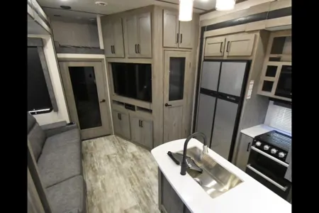 Family Luxury - Keystone Carbon 358 2021 Fifth Wheel