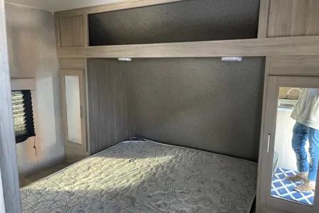 Coachmen Freedom Express