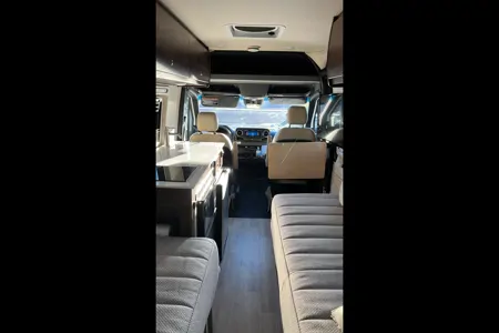 Joe's Winnebago Boldt Class B