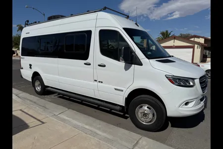 Joe's Winnebago Boldt Class B