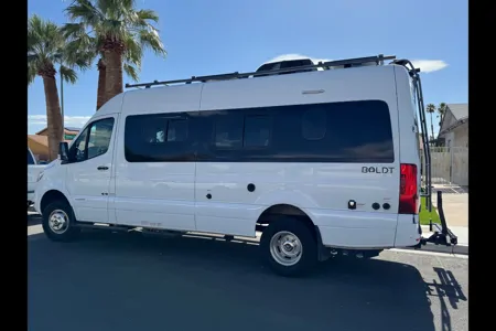 Joe's Winnebago Boldt Class B
