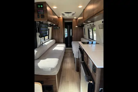Joe's Winnebago Boldt Class B