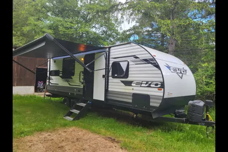 KT's Forest River Evo Travel Trailer