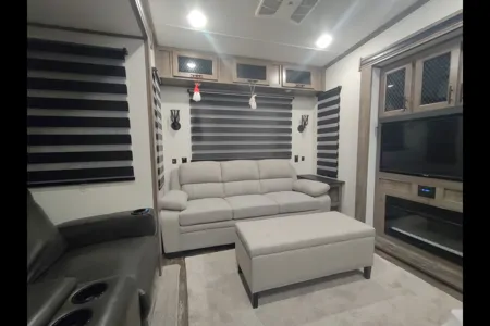 Ron's Forest River 36bhq Fifth Wheel