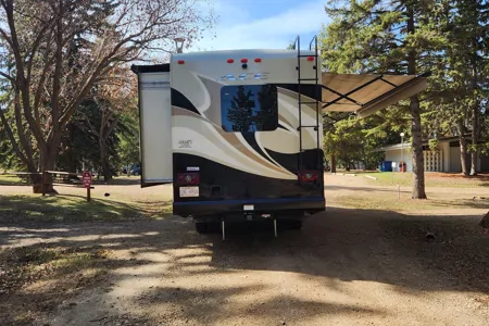 Michael and Jonna's Thor Ace motorhome Ace 29.3 Class A