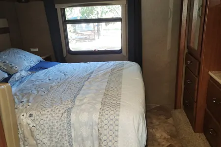 Michael and Jonna's Thor Ace motorhome Ace 29.3 Class A
