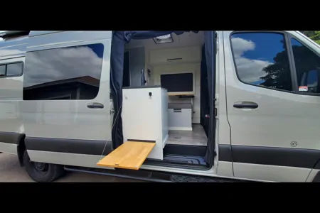 Mercedes-Benz 2500 4x4 Activan Cypress 170
