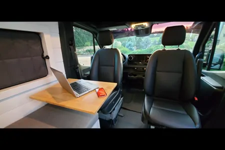 Mercedes-Benz 2500 4x4 Activan Cypress 170
