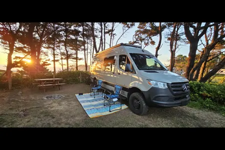 Mercedes-Benz 2500 4x4 Activan Cypress 170