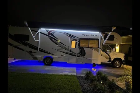 Jeffrey's Thor Motor Coach 31 EV Fourwinds 2021 Class C