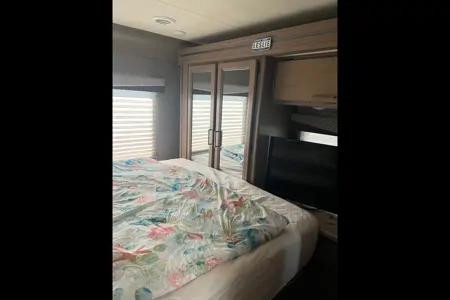 Jeffrey's Thor Motor Coach 31 EV Fourwinds 2021 Class C