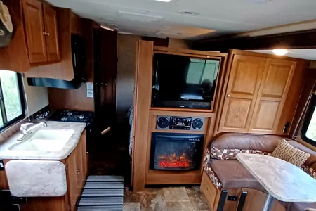 Lucky Leprechaun Class C RV