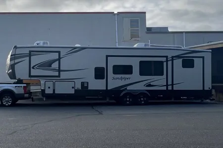 James's Forest River Sandpiper Fifth Wheel