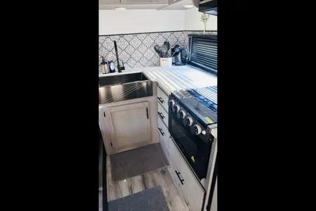 Rasheela's Coleman 2856H5 Travel Trailer