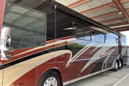 scott's Winnebago tour42 QD Class A