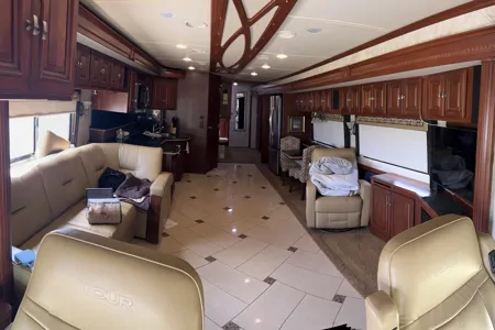 scott's Winnebago tour42 QD Class A