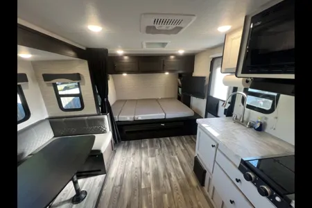 Oleg's Highland Ridge RV 19 MBH Travel Trailer