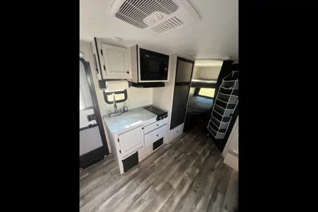 Oleg's Highland Ridge RV 19 MBH Travel Trailer